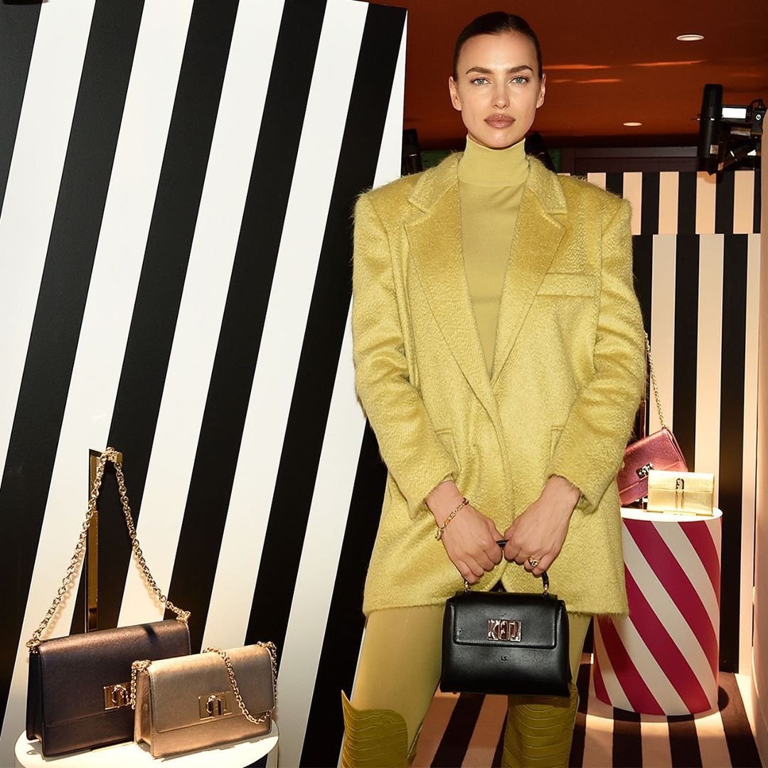 Взяти на замітку: Ірина Шейк показала бездоганний total look в трендовому відтінку весни