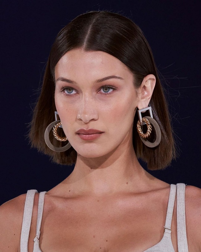 Взять на заметку: Белла Хадид демонстрирует стройную фигуру в самых модных джинсах весны