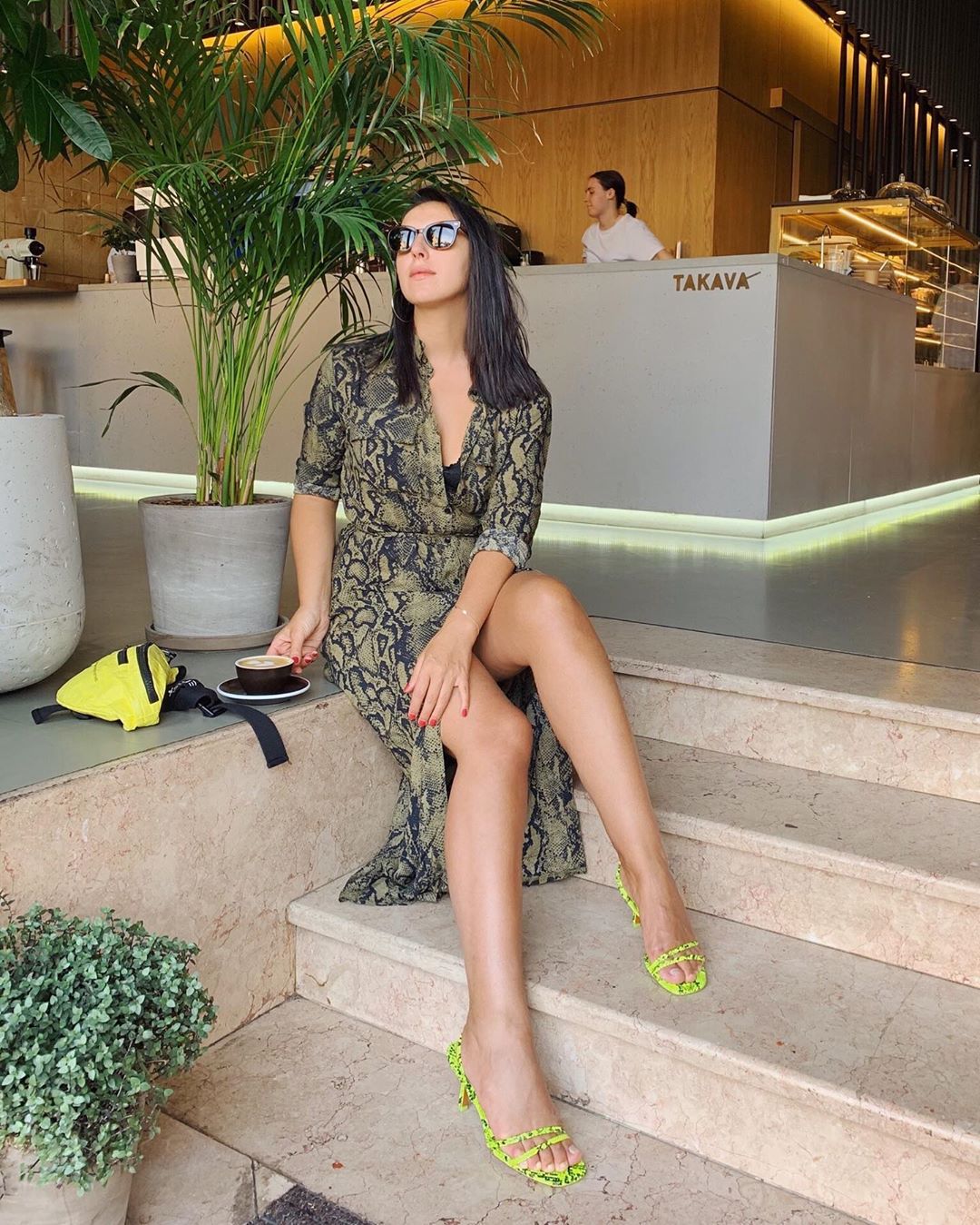 "Сногсшибательные ноги": Джамала покорила "хищным" образом в платье с разрезом