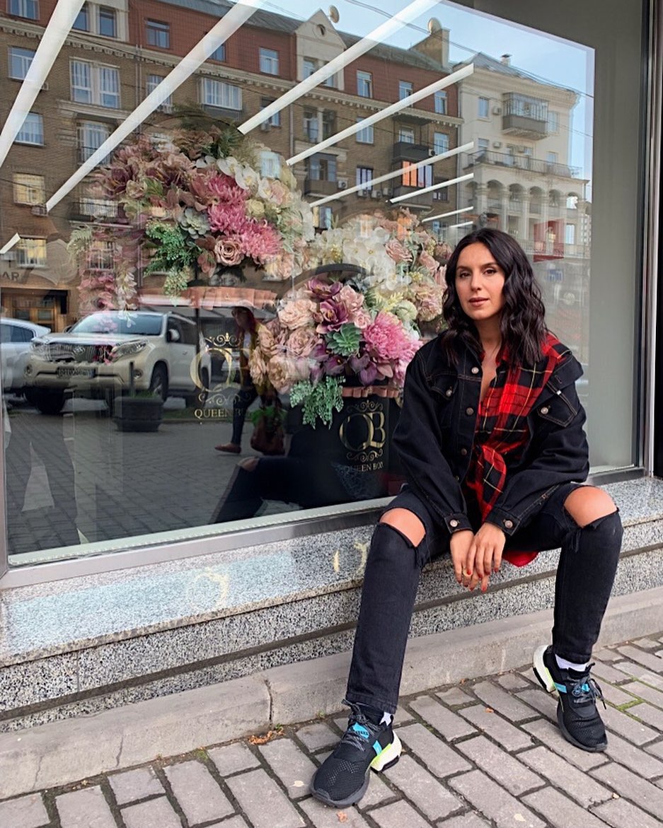 "Крутая": Джамала удивила стильным бунтарским луком