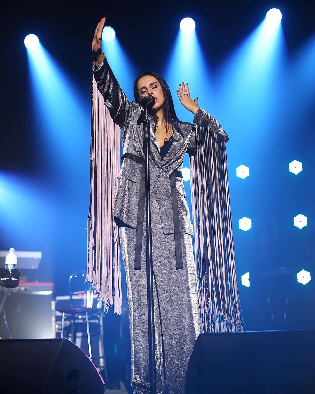 Помогите определиться: Джамала озадачила фанов нелегкой "стильной задачей"