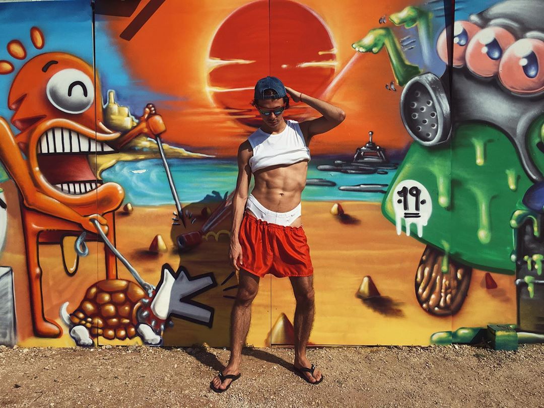 Пора забыть: украинский дизайнер назвал топ-5 вещей, от которых нужно избавиться этим летом