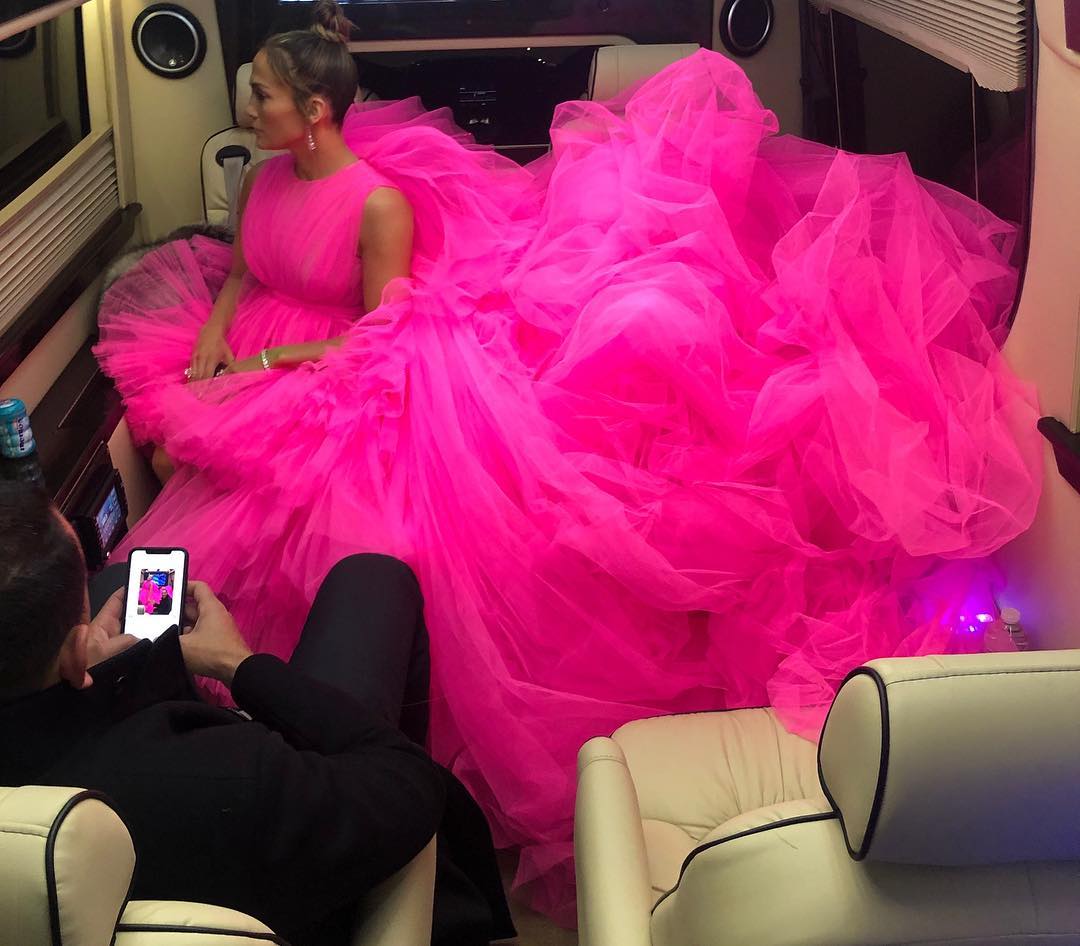 Дженнифер Лопес в роскошном платье произвела фурор на премьере фильма