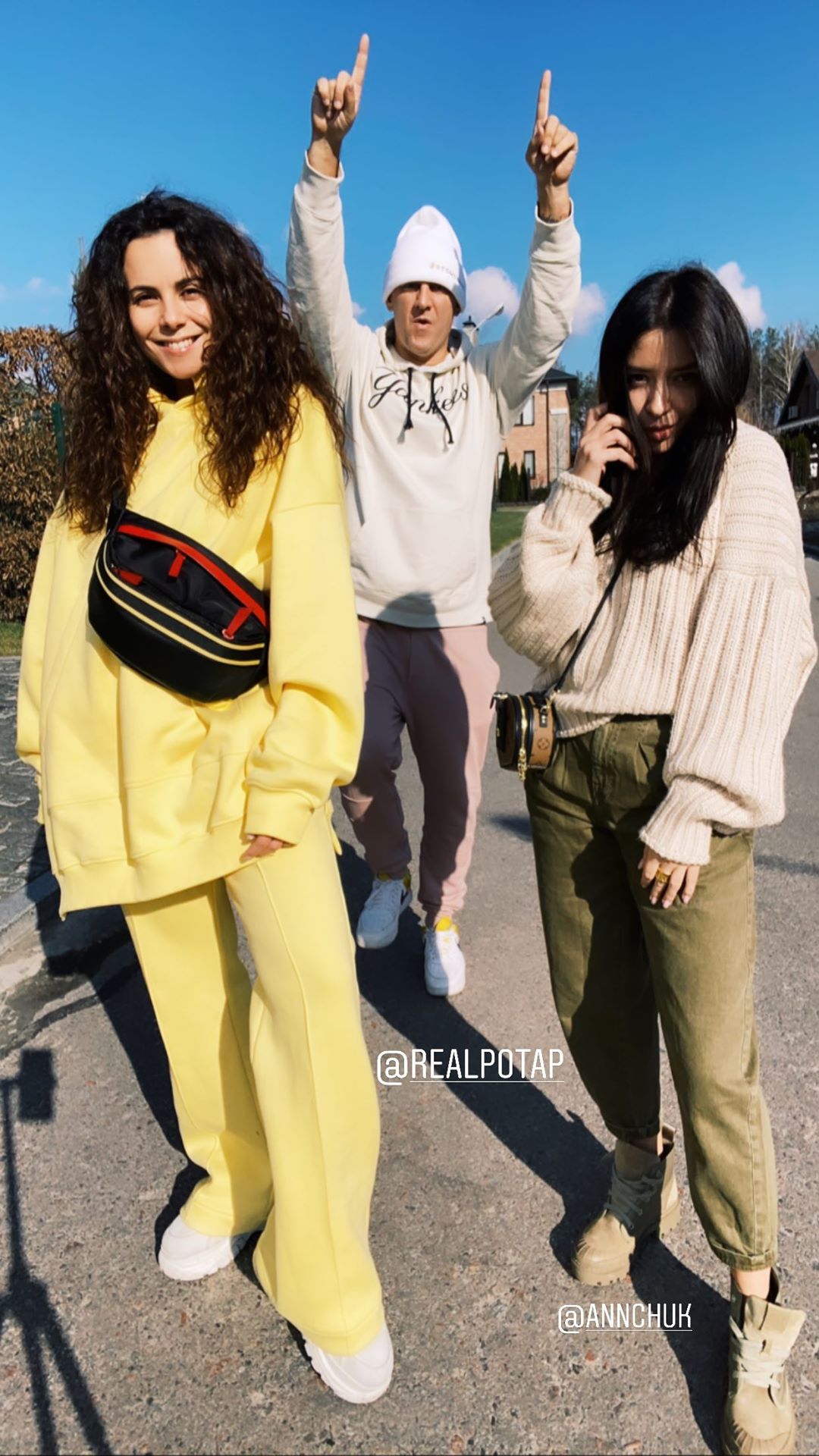 "Сестра?": Настя Каменских показала еще одного члена своей семьи