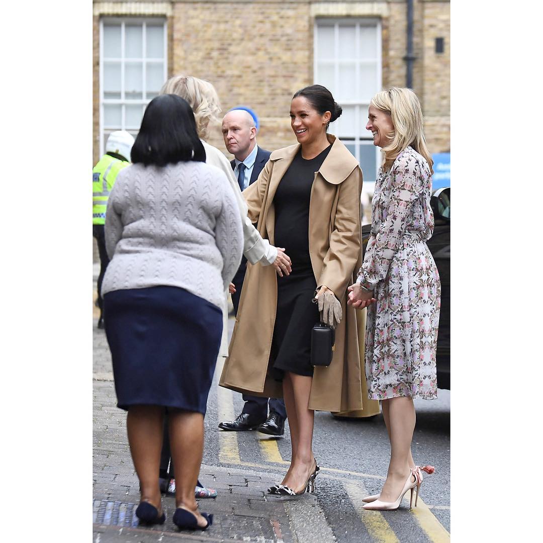 Стильный мастер-класс: Меган Маркл показывает топ-4 базовых модели пальто, которые должны быть у каждой