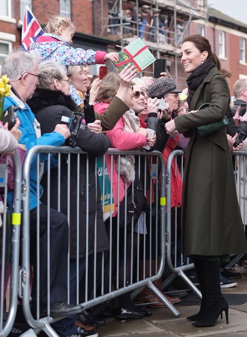 Снежная королева: топ-5 зимних образов Кейт Миддлтон на все случаи жизни