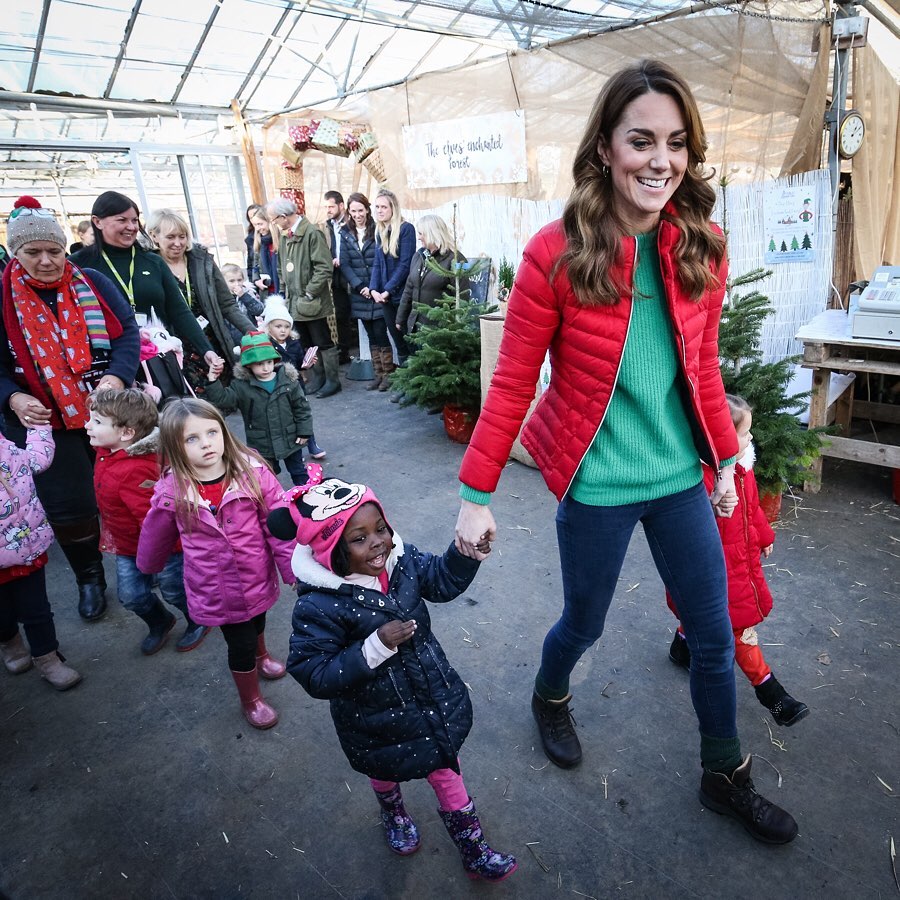 Снежная королева: топ-5 зимних образов Кейт Миддлтон на все случаи жизни