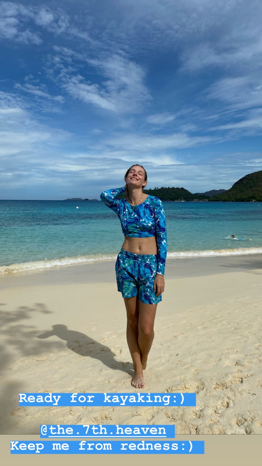 Райська пташка: Катя Осадча заворожила стрункою фігурою в ефектних курортних луках