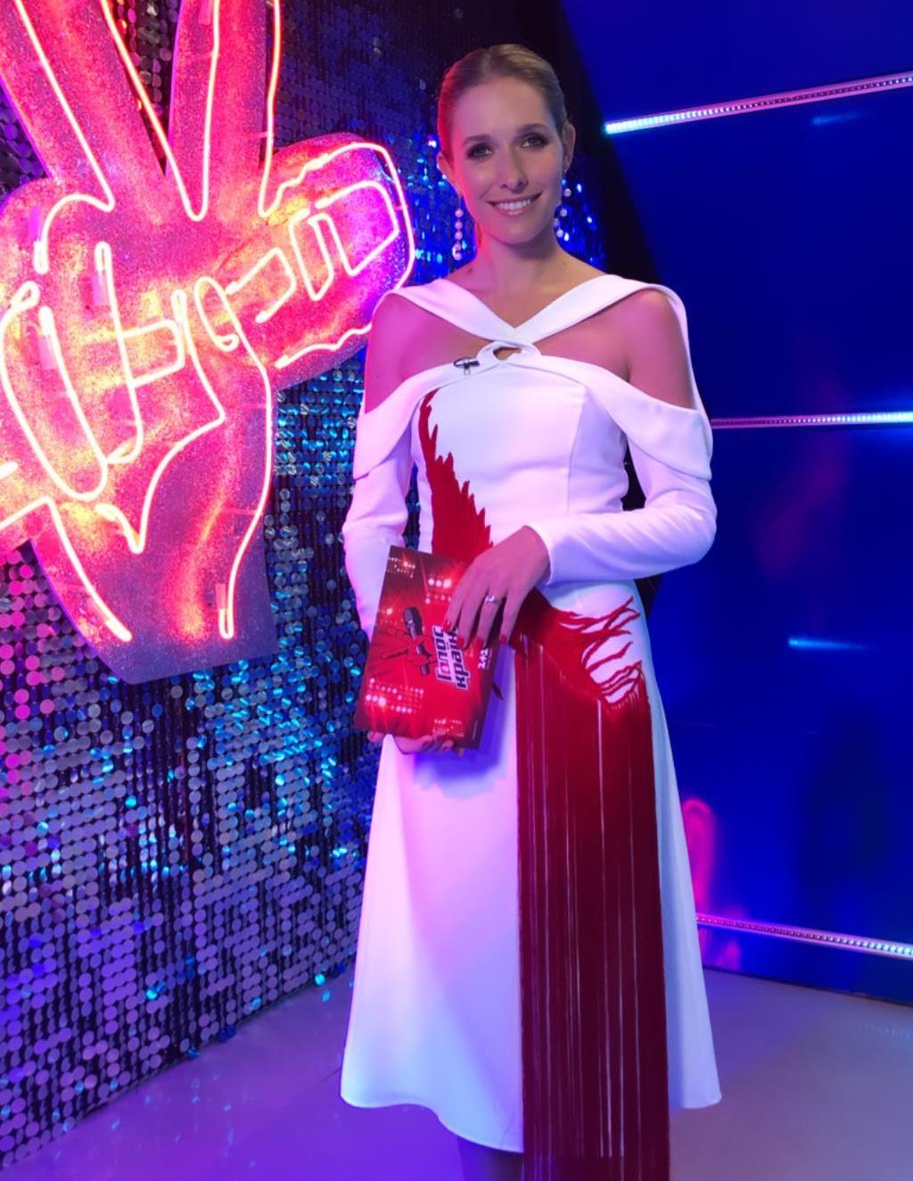 "Ви прекрасні": Катя Осадча блиснула шикарним образом на сцені Голос країни 9