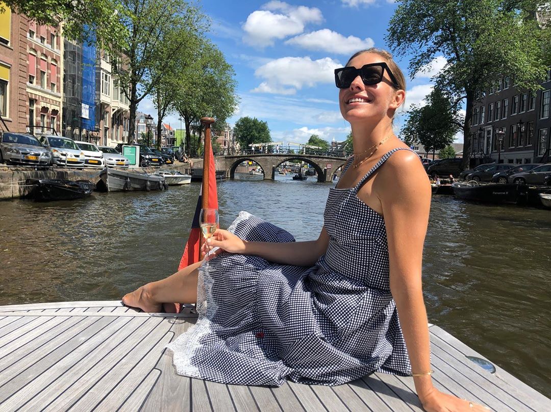Катаються по каналах і п'ють шампанське: Осадча та Горбунов захопили романтикою в Амстердамі