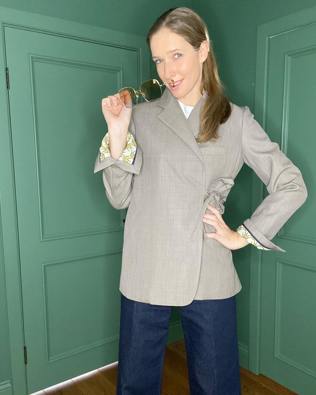 Бизнес-леди из 80-х: Катя Осадчая покорила стильным образом в ретро-стиле