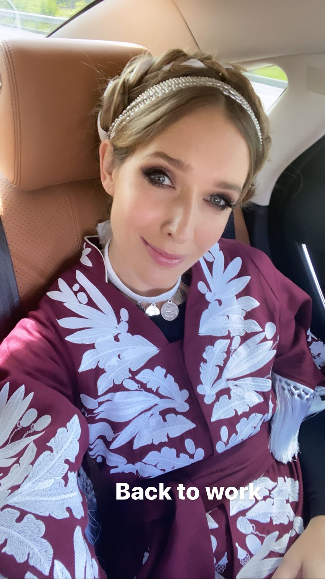 Козак и козачка: Осадчая и Горбунов заинтриговали совместной съемкой с народным колоритом