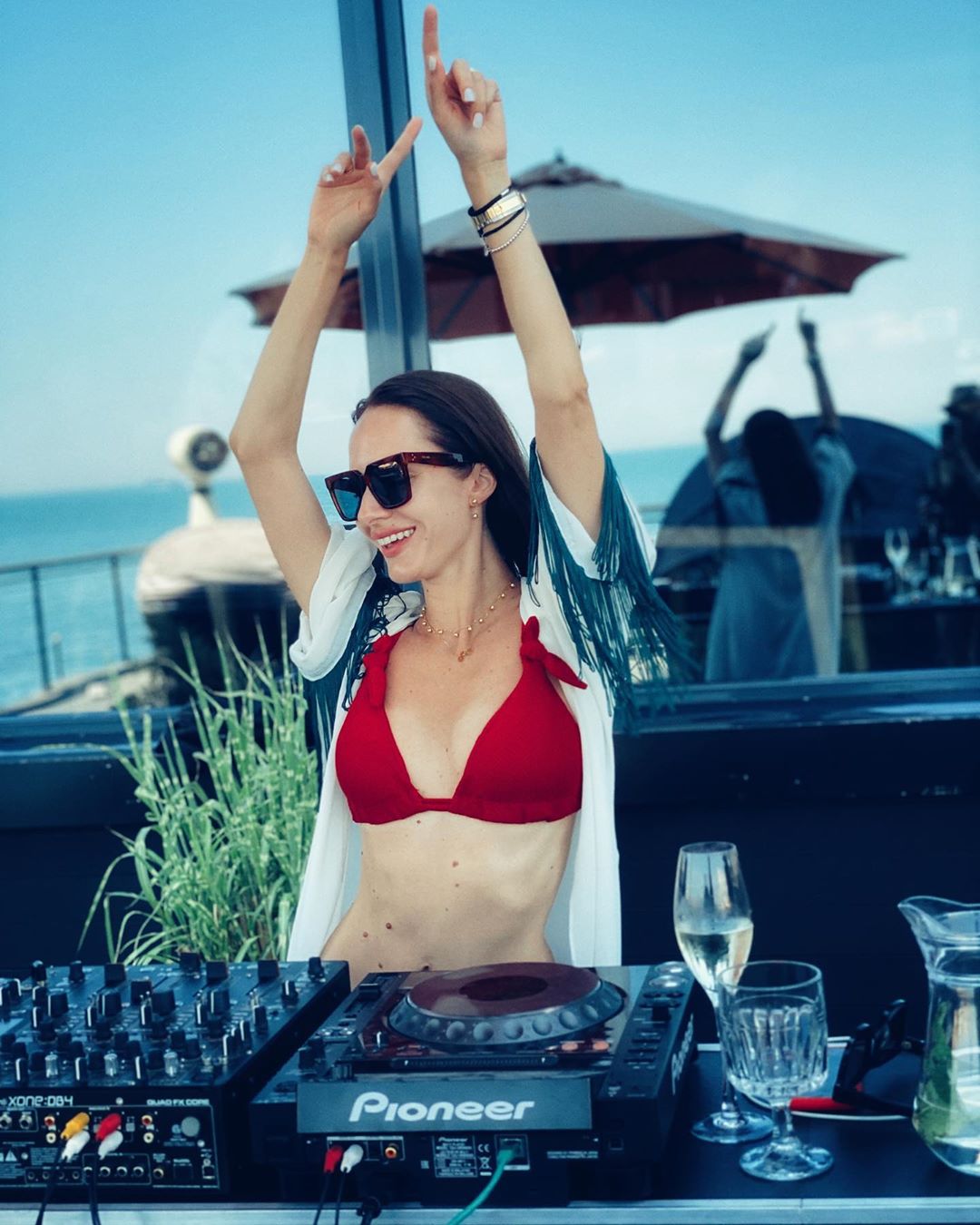 Возлюбленная Остапчука открыла секрет своей стройности: ем все и в любое время