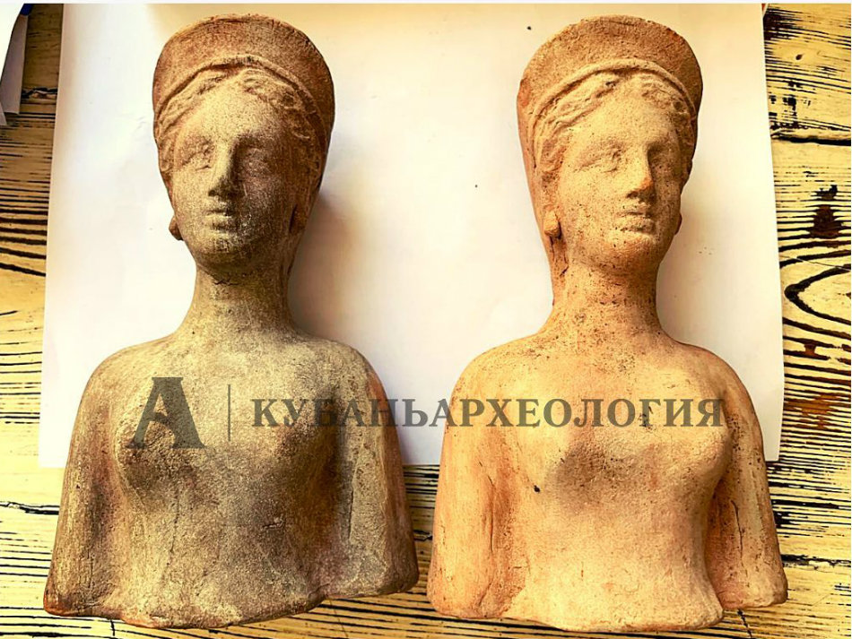 В городе возле Черного моря нашли фигуры древней богини Персефоны (фото)