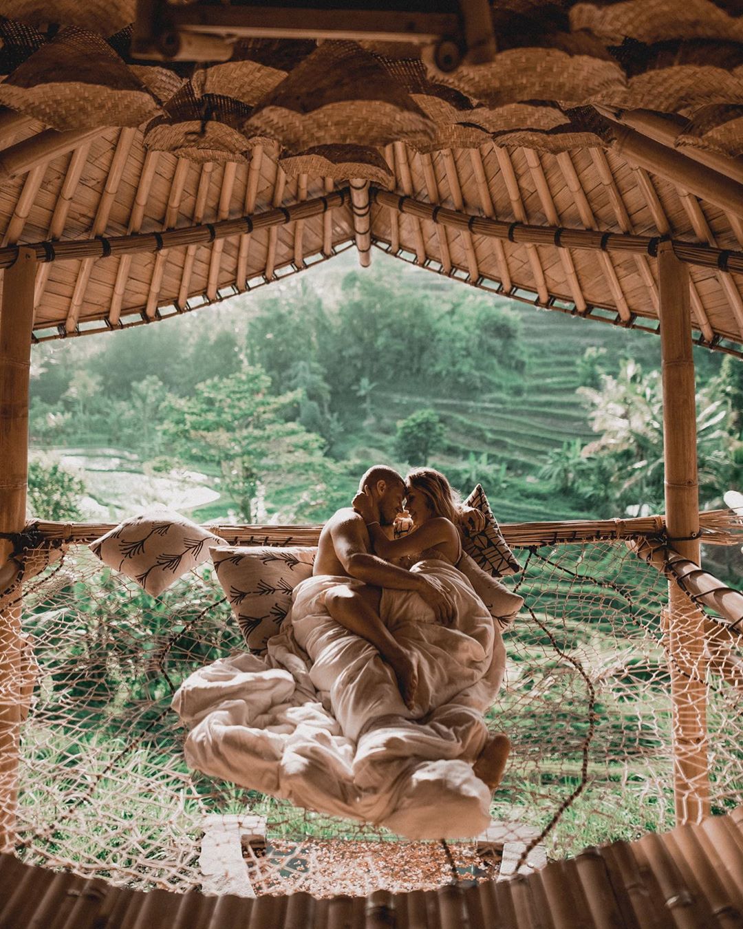 Нет слова должен: невеста Холостяка рассказала о распределении совместного бюджета