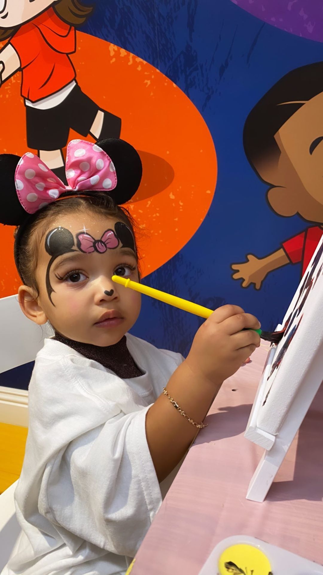 Уроки стилю: Кайлі Дженнер показала, як носити шкіряну куртку у весняному сезоні