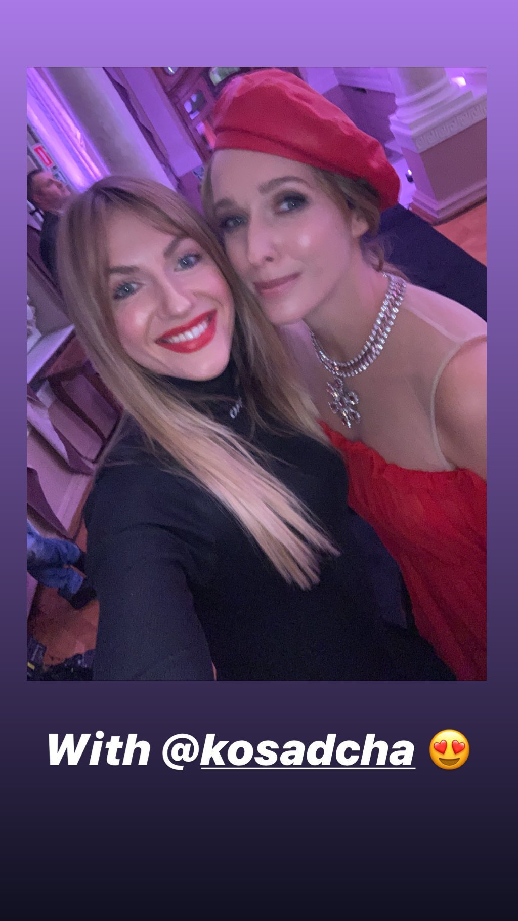 Три довгоніжки: Леся Нікітюк повеселила фото з Осадчою