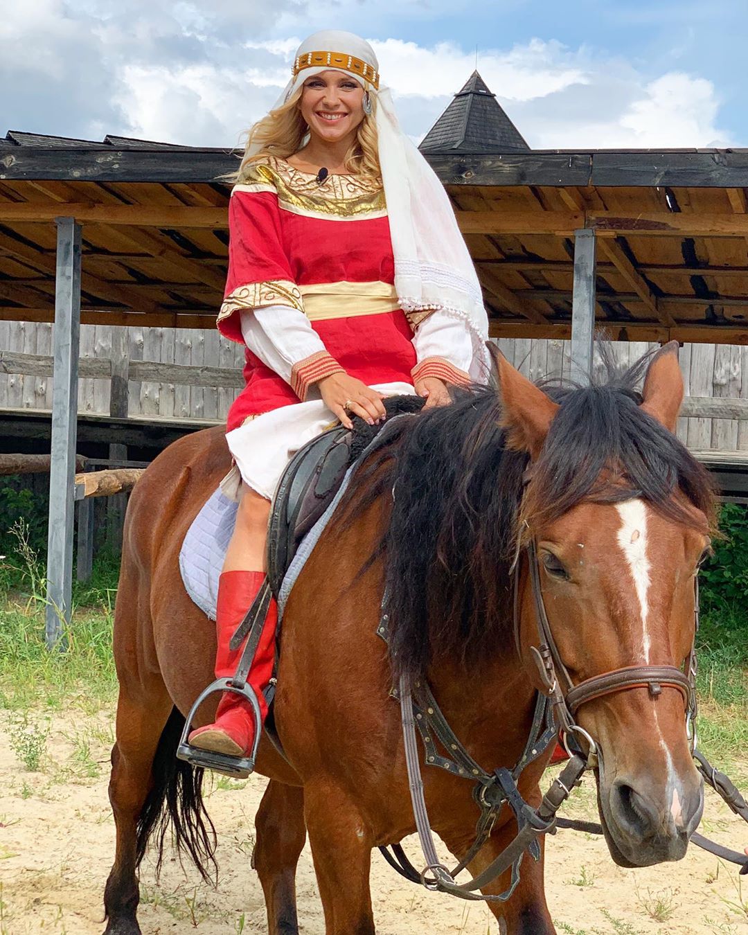 "А вам идет!" Лилия Ребрик удивила перевоплощением в "князиху"