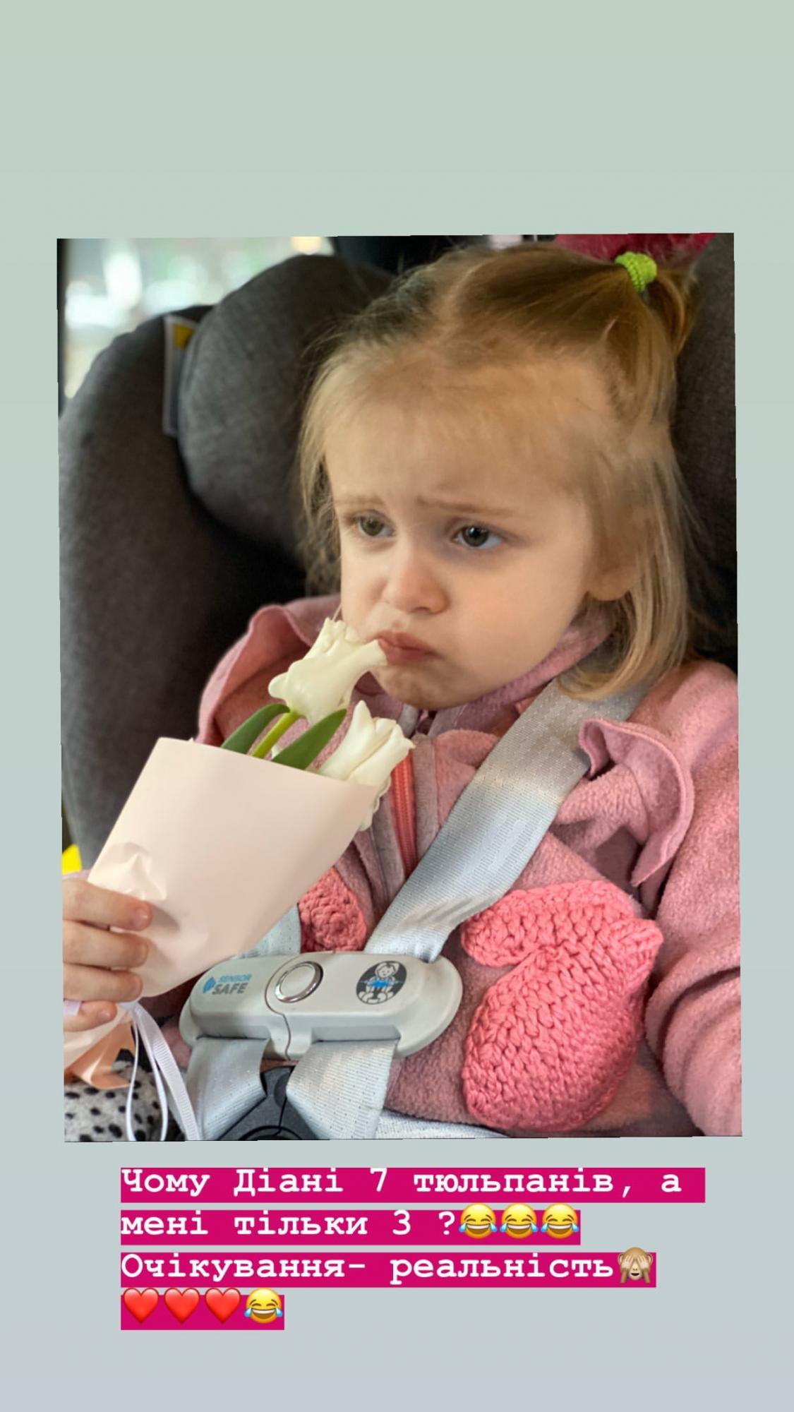 Счастливое трио: нежная Лилия Ребрик умилила подарками от дочек и мужа