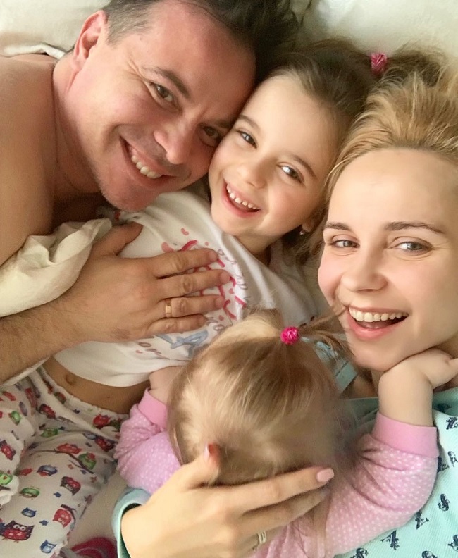 Дикі сестрички: Лілія Ребрик зворушила мережу фото з доньками