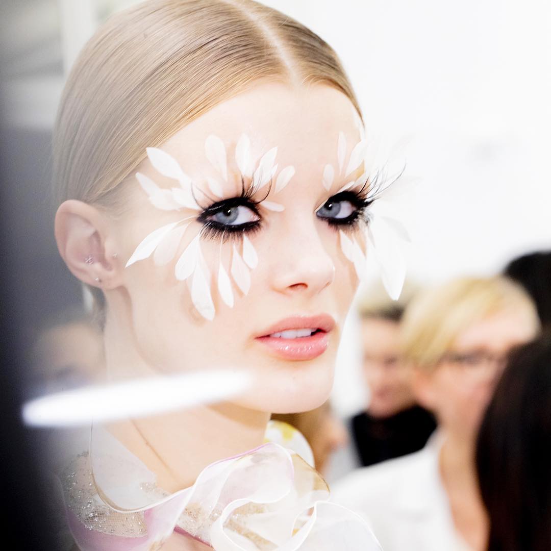 Накладні вії-пір'я