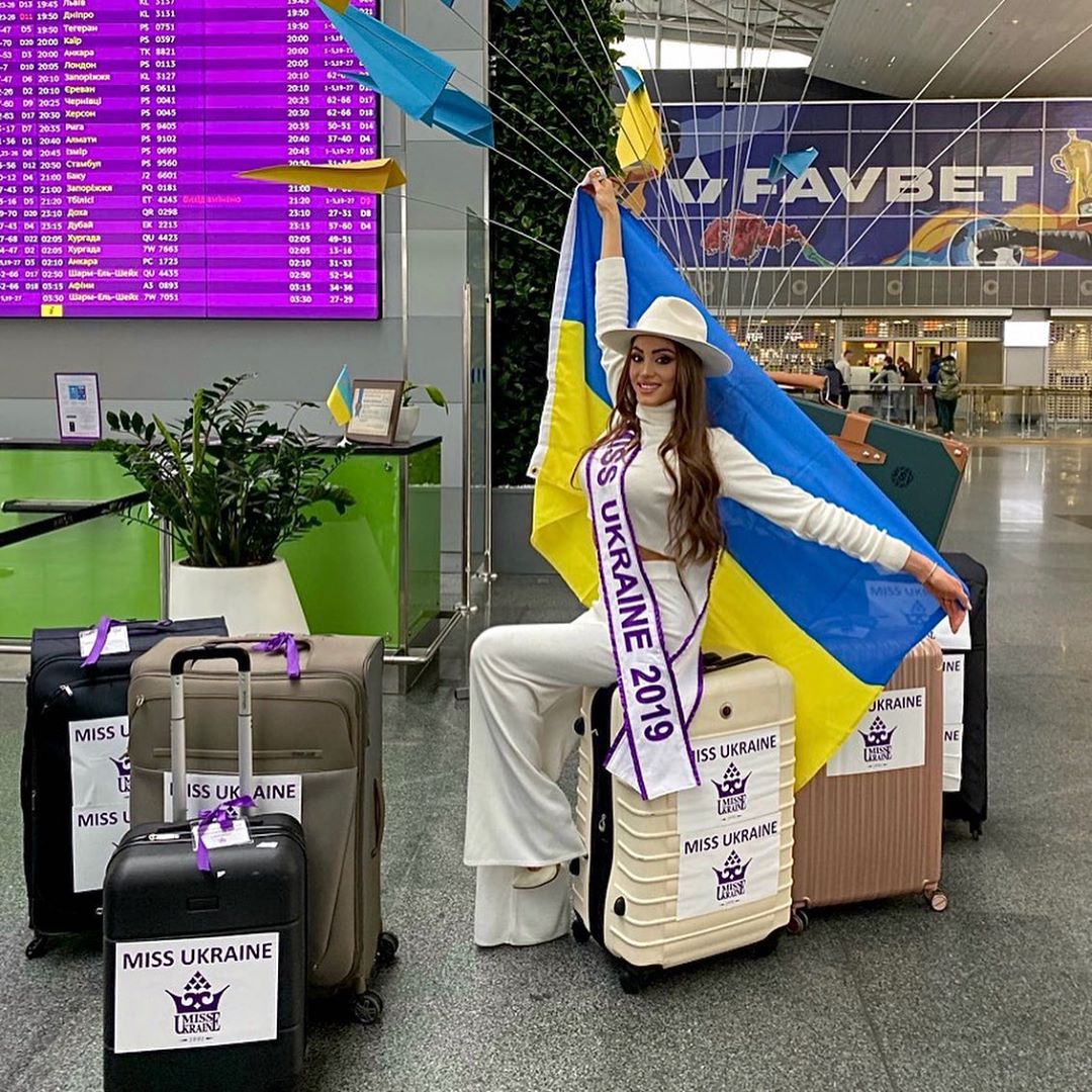 Маргарита Паша отправилась на конкурс Мисс Мира: фото и видео из "Борисполя"