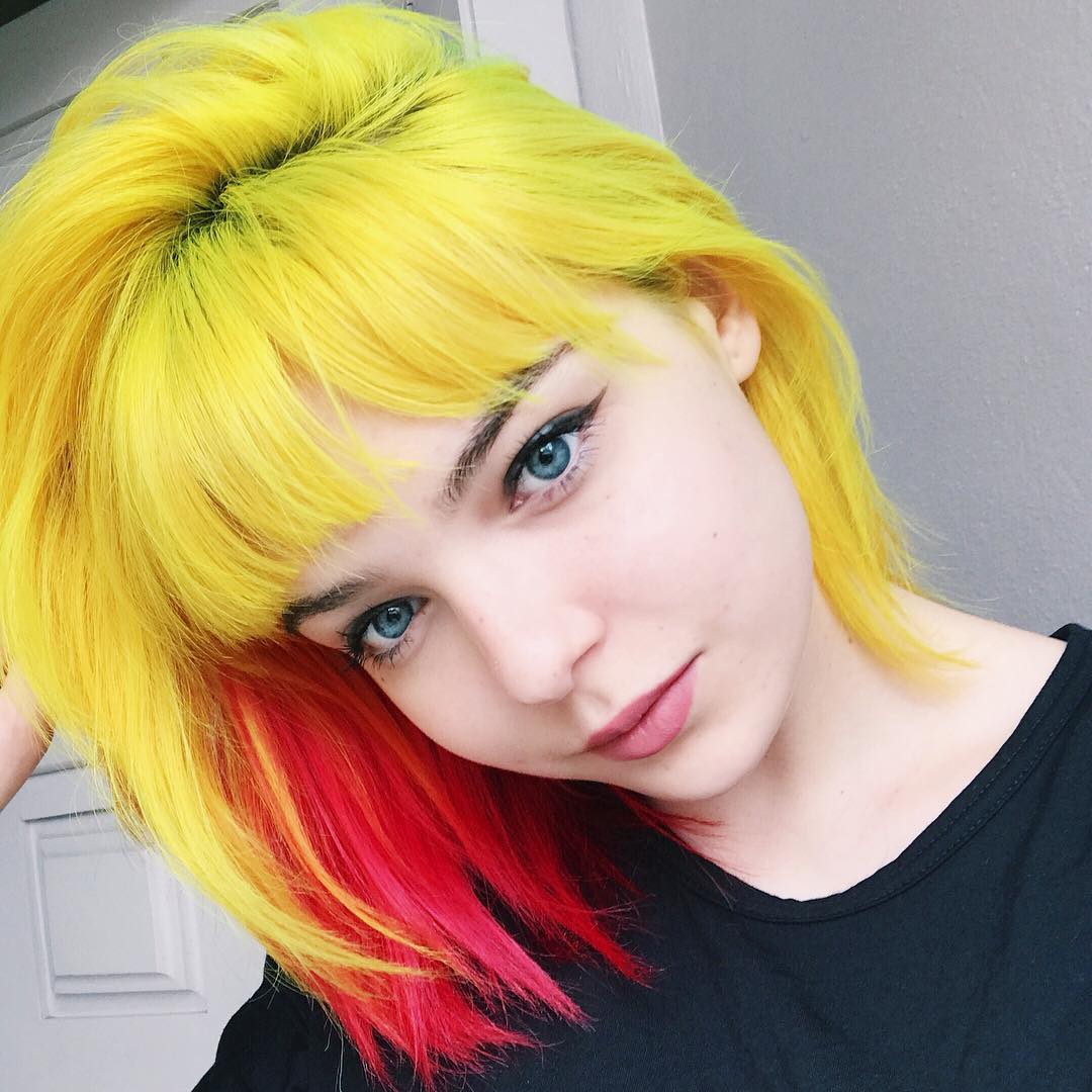 Желтые волосы 