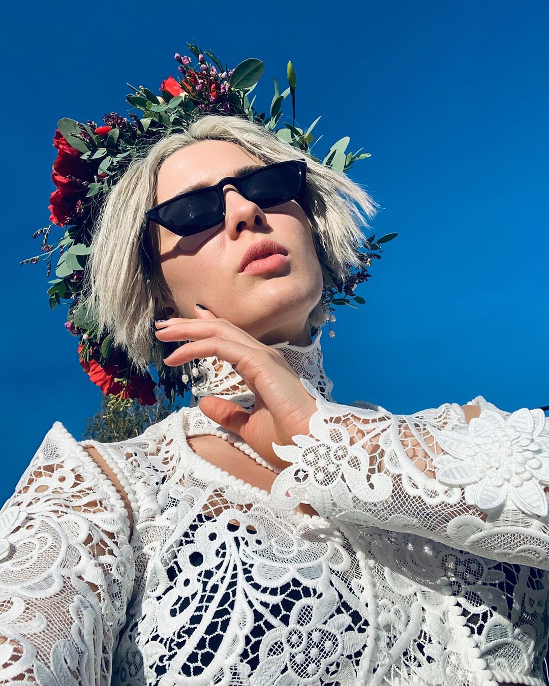 "Мавка": MARUV в мереживах і вінку вразила ніжним образом