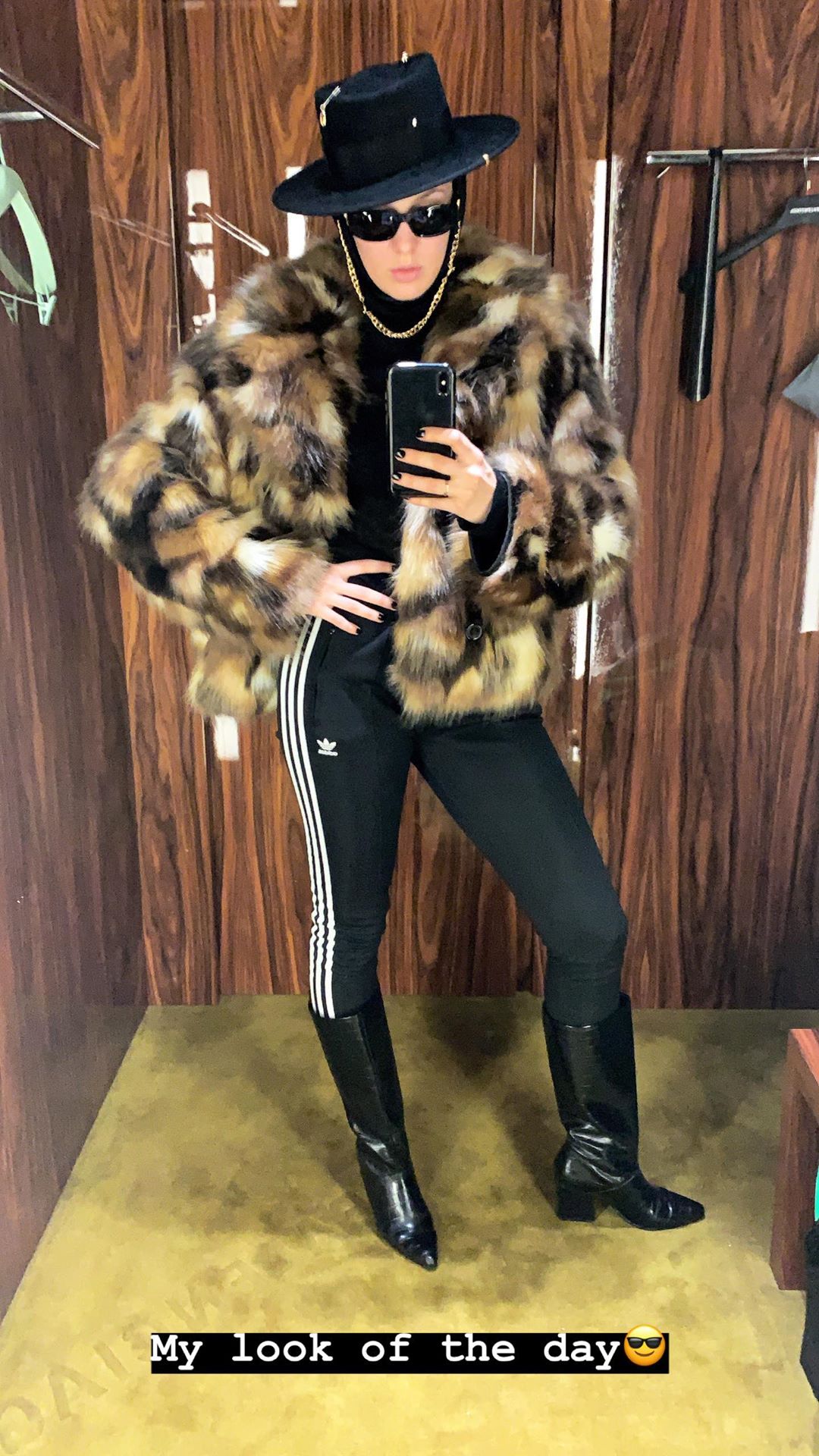 В шубе и спортивках: MARUV эпатирует новым спорт-шик образом