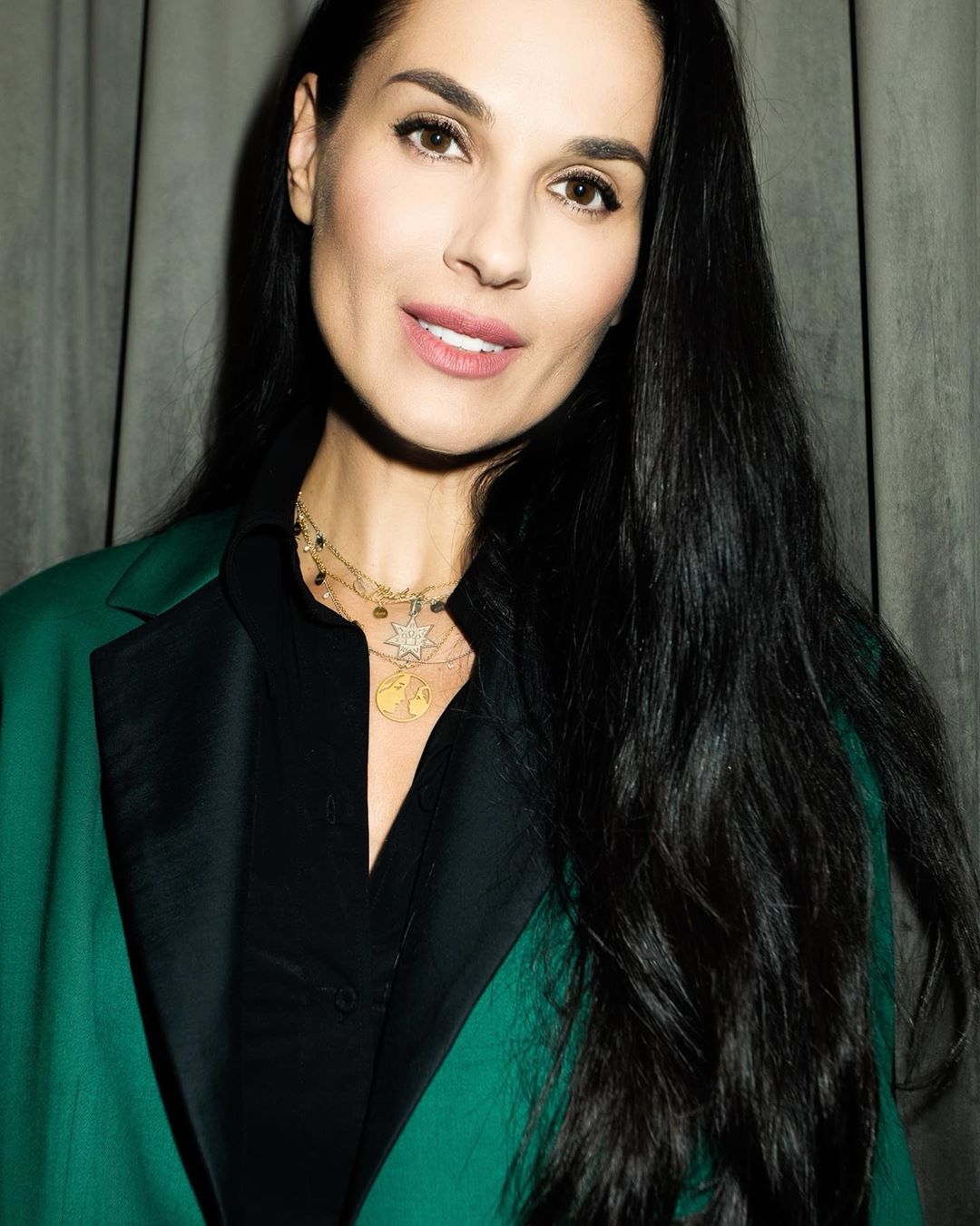 Похожа на Деми Мур: Ефросинина поразила сочным стильным выходом в коже