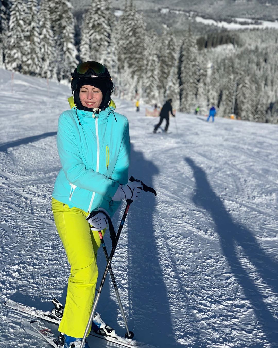 Юна лижниця: дочка Олі Полякової показала веселі зимові забави