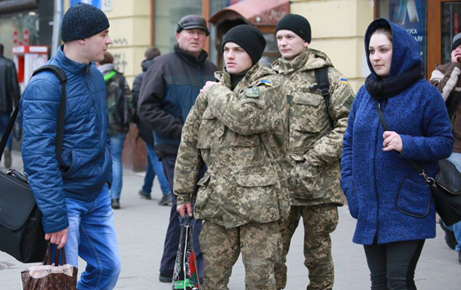 В Украине гражданским лицам запретили носить военную форму: все подробности