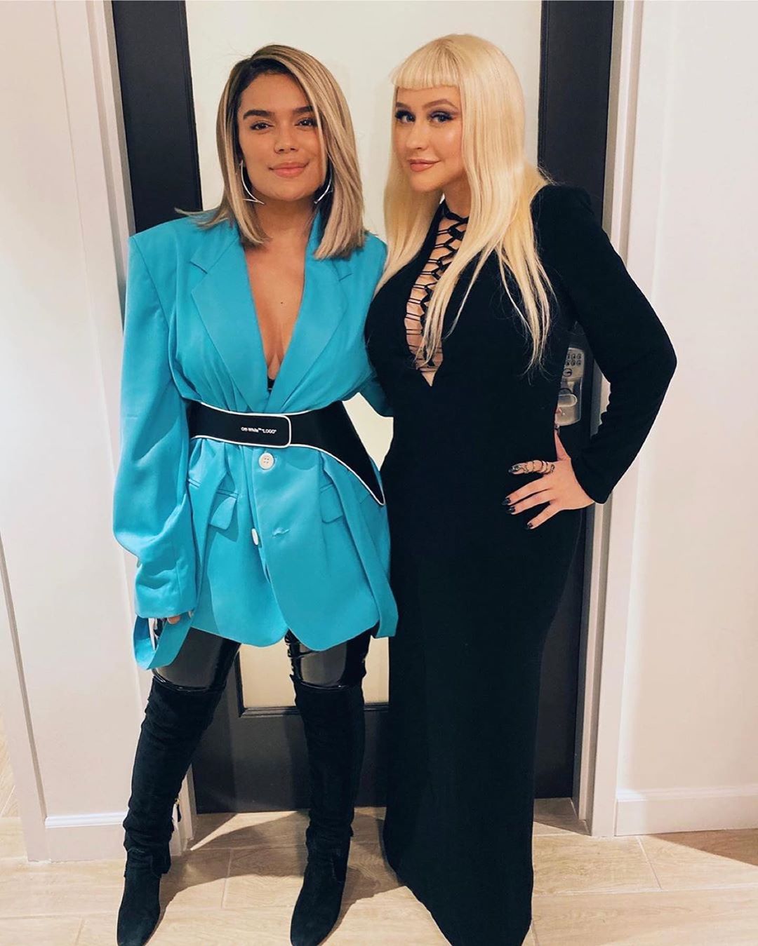 Дерзкая и стильная: вечно молодая Шарлиз Терон блистает на красной дорожке в Лос-Анджелесе