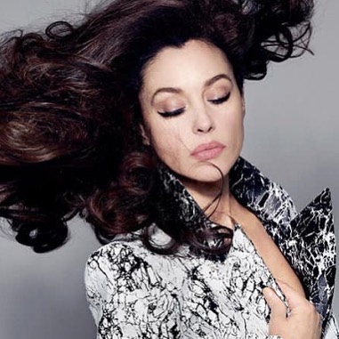 Моника Белуччи решилась на эксперимент и стала блондинкой ради глянцевой фотосессии