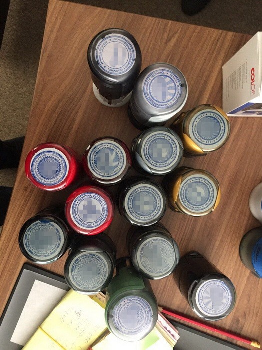 СБУ изъяла 30 печатей фиктивных фирм