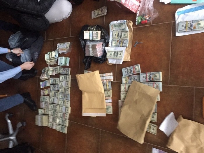 СБУ проводит обыски в офисах морского терминала, принадлежащего российскому бизнесмену