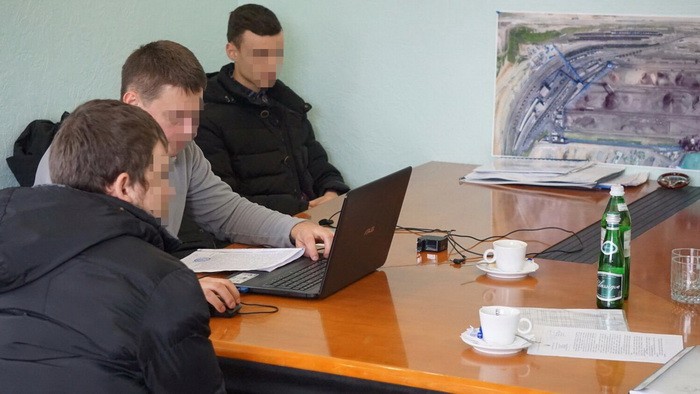 СБУ проводит обыски в офисах морского терминала, принадлежащего российскому бизнесмену