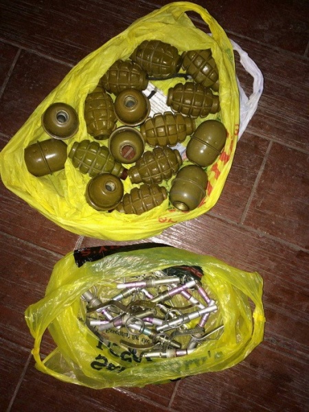 СБУ обнаружила два тайника с оружием и боеприпасами в зоне АТО