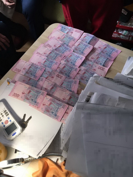 Во Львовской области на взятке разоблачили чиновника ГМС