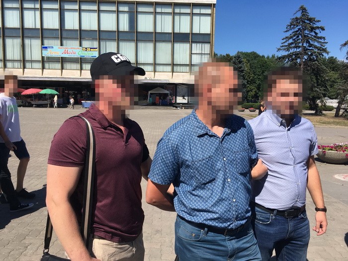 В Днепре на взятке задержали начальника местного отделения пограничной службы