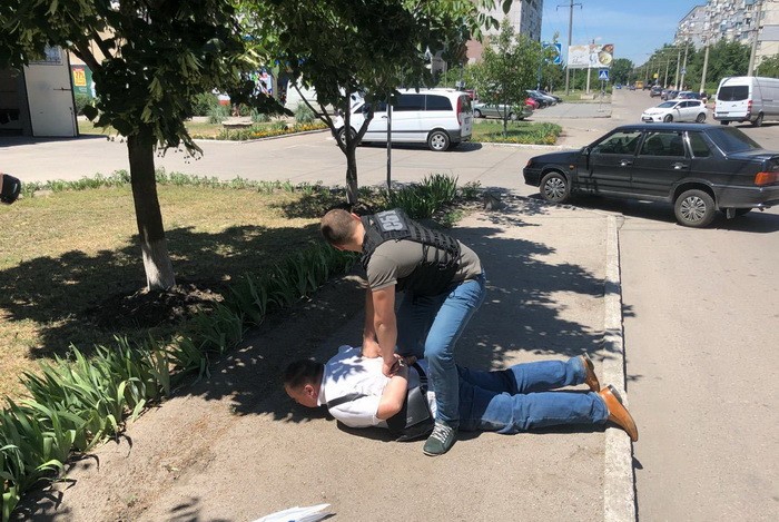 В Кропивницком разоблачили на взятке чиновника ГФС