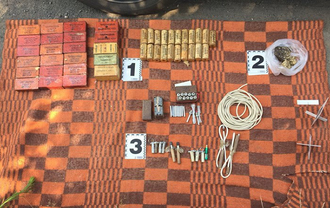 В Закарпатской области СБУ задержала военных на реализации взрывчатки