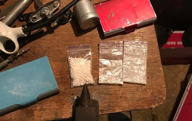 В Киеве СБУ разоблачила группу торговцев наркотиками