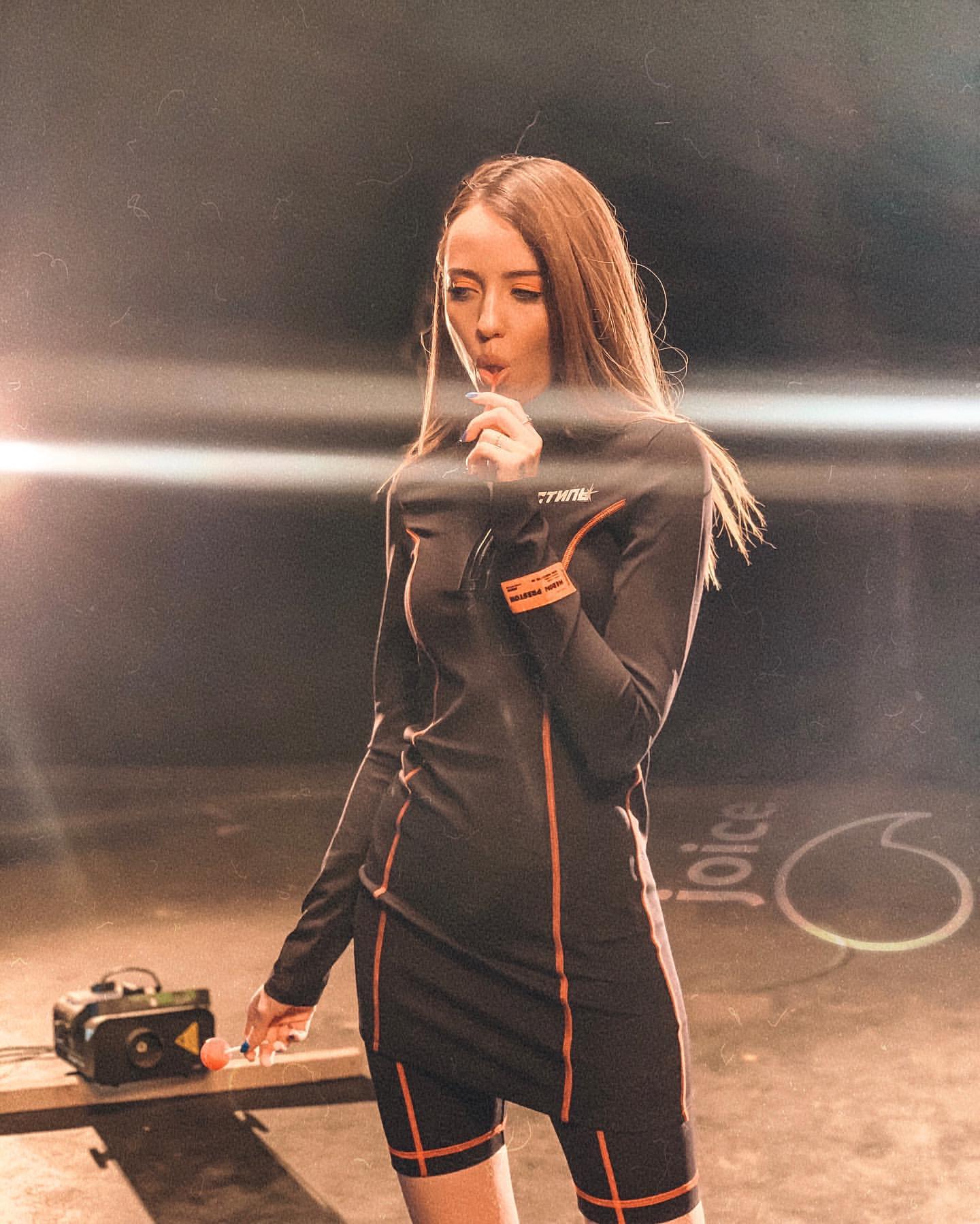 "Девочка – чупа-чупс": Надя Дорофеева соблазнила дерзким образом