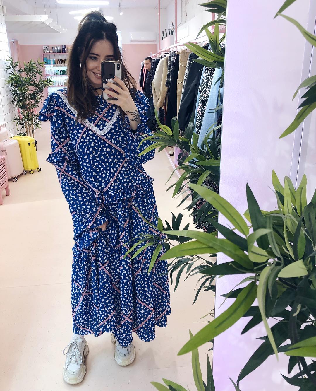 Дівчина-квітка: Надя Дорофєєва зачарувала весняним образом в красивій сукні