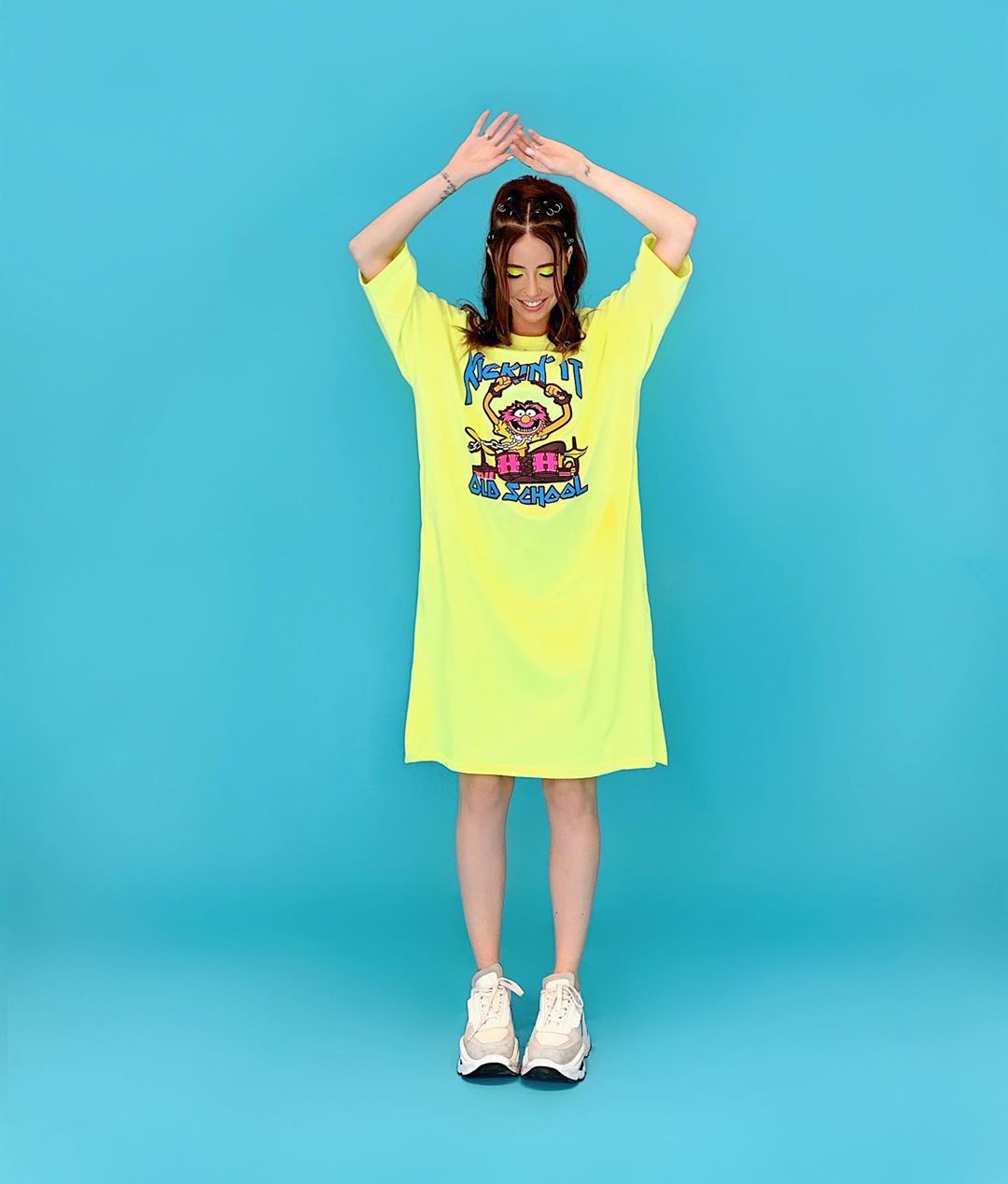 "Сонечко наше": Надя Дорофєєва захопила яскравим образом в одній тільки футболці