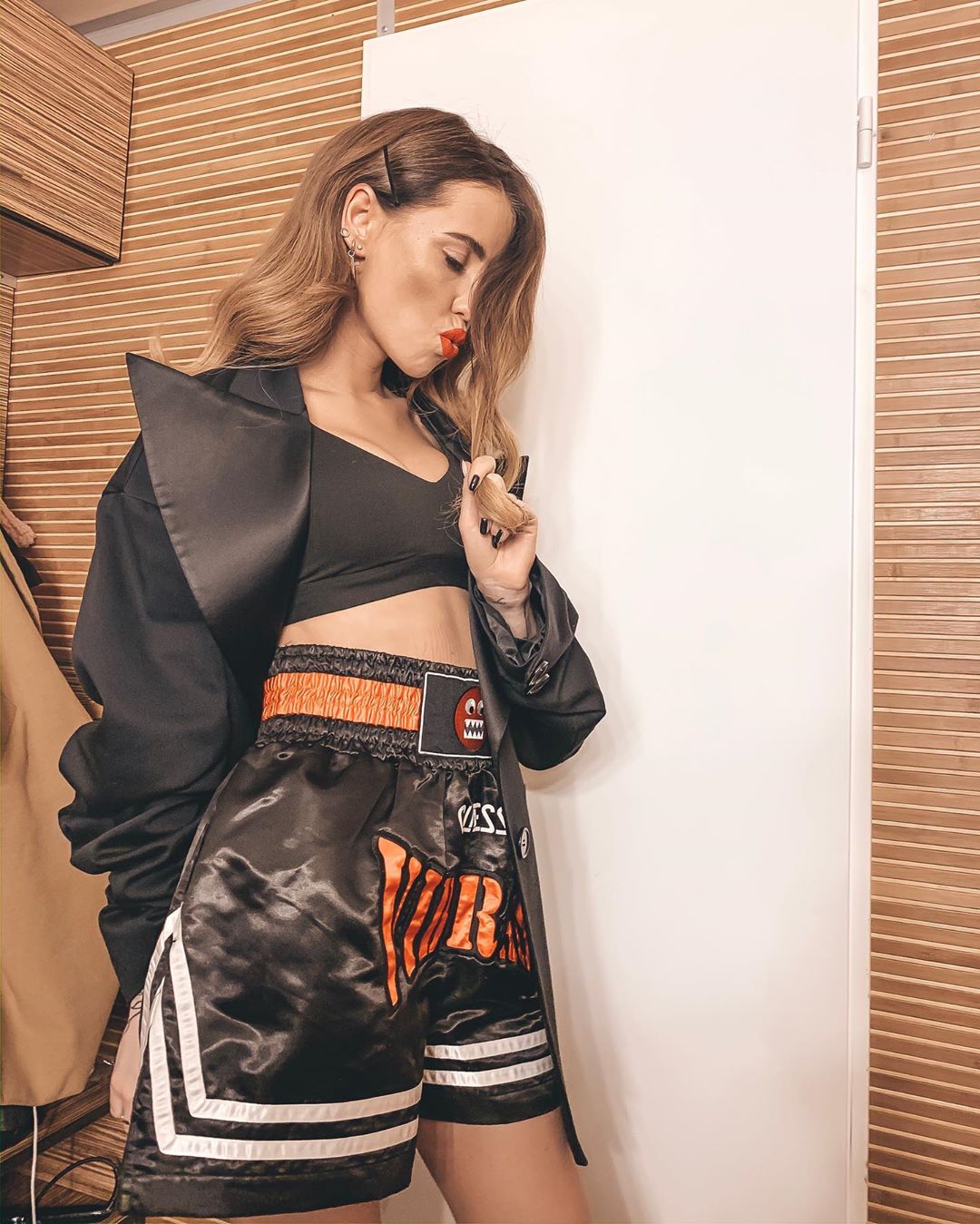 "У чоловіка шорти забрала?" Надя Дорофєєва розбурхала мережу фото "на межі"