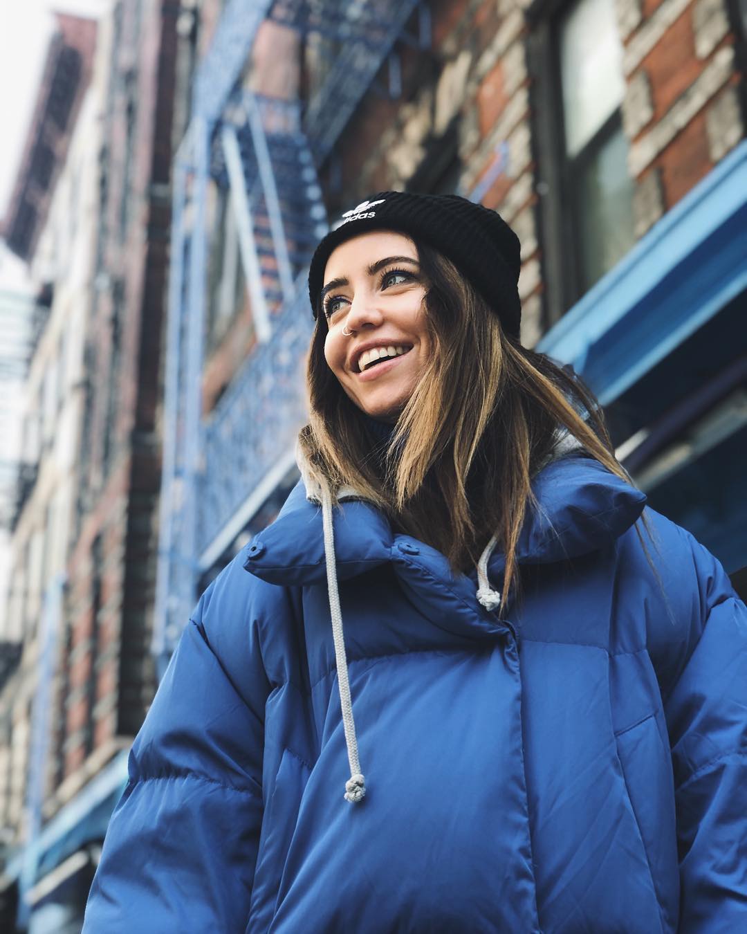 "Мы снова вместе": счастливая Дорофеева похвасталась стильным зимним "луком"