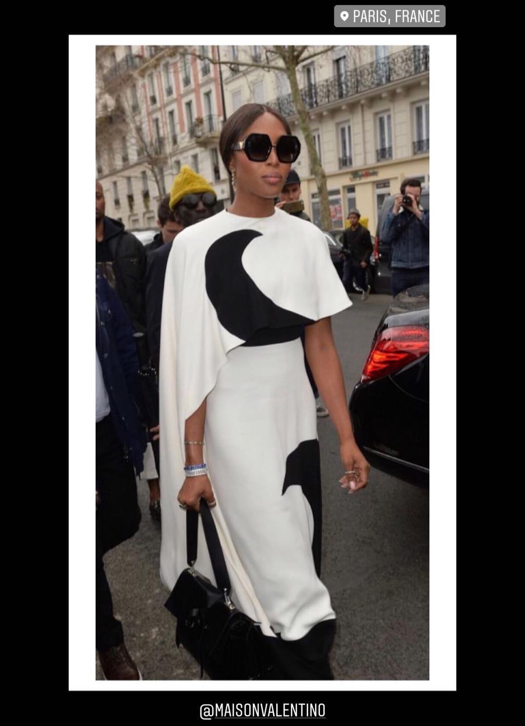 Черно-белый лебедь: 48-летняя Наоми Кэмпбелл поразила стильным образом на показе Valentino