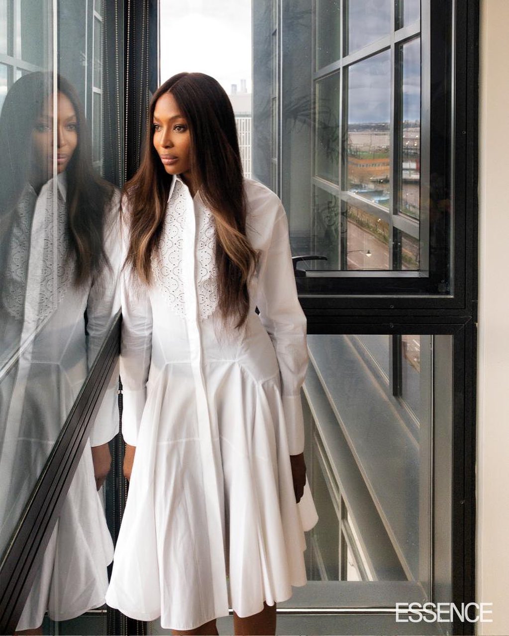 Красивее, чем когда-либо: 49-летняя Наоми Кэмпбелл восхитила безупречной фигурой в новой съемке